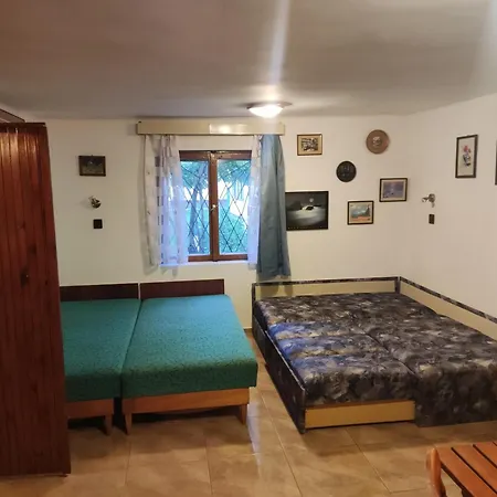 Csecsi üdülő *